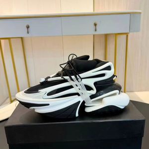 Fashion Trend Designed Spaceship-style Walking Shoes Thick Soles Cushioning for Height Increasing Anti-slip Casual Shoes Both - Product Image 3