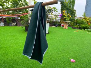 Serviette de golf en microfibre recyclée à séchage rapide, tricotée, à motif gaufré, avec fente, personnalisable avec logo, pour la vente en gros - Product Image 3
