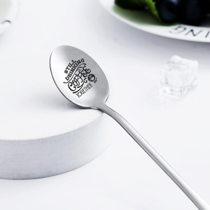 Cuillère à café et thé en acier inoxydable gravée en option Vaisselle <span class=keywords><strong>de</strong></span> table Cadeau d'amour familial Cadeaux <span class=keywords><strong>de</strong></span> Noël et <span class=keywords><strong>de</strong></span> Saint-Valentin - Product Image 1
