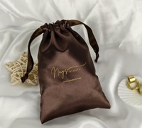 Pochette en satin à cordon de serrage, sac anti-poussière en soie avec logo, idéal pour les cheveux, les perruques, les sacs à main, les vêtements - Vente chaude directe usine