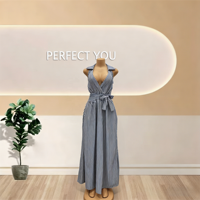 Neues Sommerkleid für Damen: Süßes, umweltfreundliches, rückenfreies, bodenlanges Kleid mit V-Ausschnitt, Taillenband und schulterfreien Ärmeln im Casual-Stil