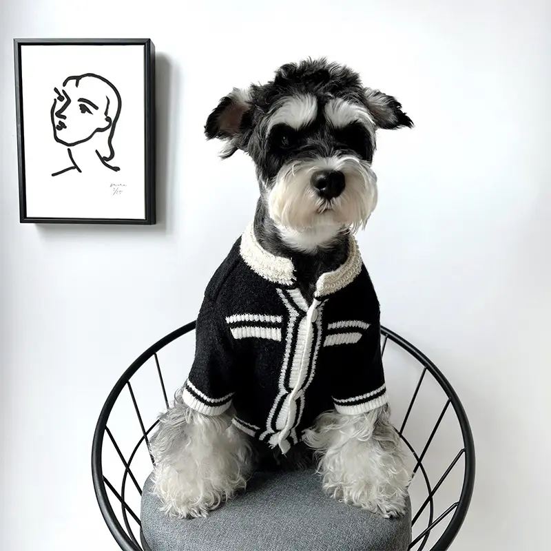 Schwarz-Weiß-Knopf Hund gestrickt Strickjacke Pullover Kleidung Bichon Bulldog Teddy Hand gestrickt kleine Hund Pullover Strickjacke für Hunde