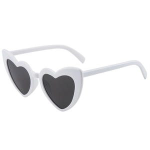 Gafas de Sol Fashion <span class=keywords><strong>Love</strong></span>&roses 2026, Diseño de Corazón, Unisex, Precio Económico, Color Caramelo, PC, para Mujer - Product Image 3
