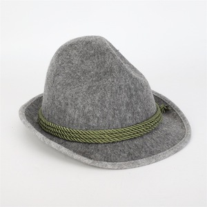 Cappello Bavarese in Feltro per Oktoberfest, Feste Invernali e Occasioni Casual - Product Image 6