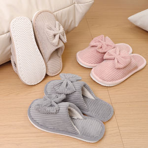 Vente en gros de nouvelles pantoufles pour femmes en EVA avec semelle en peluche et nœud, de qualité supérieure - Product Image 2