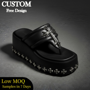 Sandali Gotici da Donna in PU con Logo Personalizzato, Plateau Alto e Borchie Metalliche Incrociate per Moda Y2K Dark - Product Image 1