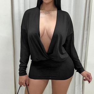 เดรสสั้นรัดรูปคอวีลึก แขนยาวทรงปีกค้างคาว สีพื้น ดีไซน์หลวมๆ เซ็กซี่ แฟชั่นใหม่สำหรับผู้หญิงช่วงฤดูใบไม้ร่วง - Product Image 2