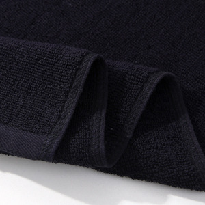 Toallas Negras Económicas 100% Algodón con Logotipo Personalizado del Fabricante para Deportes, Belleza, Spa, Resistentes a la Decoloración del Cabello, para Peluquería - Product Image 5