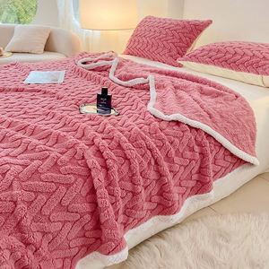 Couverture légère toute saison en flanelle de velours double face sculptée de style papillon, thermique pour l'hiver et climatisation - Product Image 3