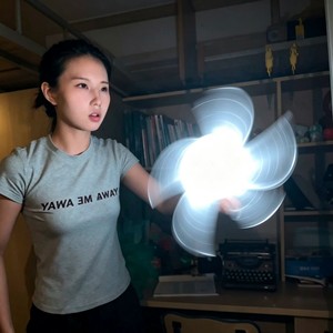 Shuriken Spirale Éolienne Lumineuse avec Son, Jouet Rotatif, Accessoire d'Arme de Cosplay Ninja Anime pour Enfants - Product Image 1