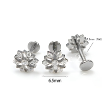 Anting Stud Titanium F136 Berlapis Emas dengan Zirkon Bunga dan Setting Cakar, Ulir Luar, Hipoalergenik