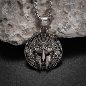 Collana con maglia in lega di guerriero spartano di marca retrò 2025 alla moda con maschera collana pendente da donna - Product Image 4