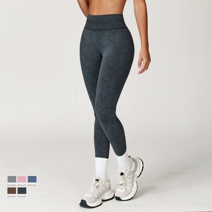 กางเกงโยคะเอวสูงไร้ตะเข็บ ผ้าไนลอน 220 กรัม เป็นมิตรกับสิ่งแวดล้อม ยืดได้สี่ทิศทาง พร้อมแถบลายโลโก้ OEM แบบกำหนดเองได้ ปิดเอวยางยืด - Product Image 1