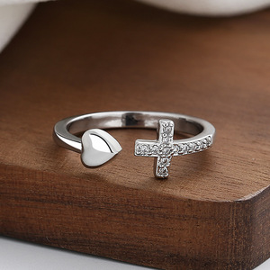 Anello Regolabile XF Jewelry, Placcato in Oro 18K, Design Geometrico a Forma di Cuore e Croce - Product Image 4