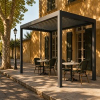 Pergola à lames orientables en aluminium imitation bois, avec éclairage RGB, capteur de pluie automatique et contrôle par application intelligente