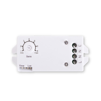 Pdlux PD-PIR2025 Lumière de nuit intérieure moderne blanche à 64 LED avec capteur de mouvement, prise EU/US, 5 m, certifiée RoHS CE
