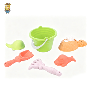 Ensemble de seaux de plage en paille de blé pour enfants, 6 pièces, avec moules à poissons et pelle - Product Image 1