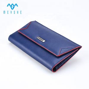 <span class=keywords><strong>Portafoglio</strong></span> <span class=keywords><strong>donna</strong></span> in vera pelle <span class=keywords><strong>blu</strong></span> di lusso con chiusura a bottone aperto e caratteristiche funzionali logo in metallo e Logo Pattern - Product Image 3