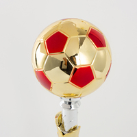 Fabrication de trophées de design tendance, trophées personnalisés de couleur rouge et dorée pour les compétitions de championnat de football AD101