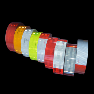 Nastro Riflettente Adesivo DOT C2 Rosso e Bianco per Camion e Rimorchi, Sicurezza Retroriflettente ECE 104R, Impermeabile, Vendita all'Ingrosso - Product Image 2