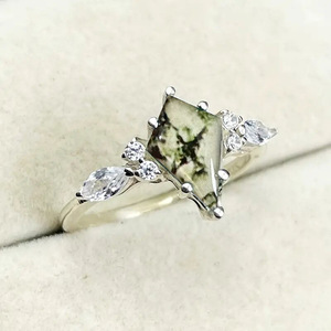 Anello da donna in stile cinese con forme geometriche irregolari, micro incastonatura con pietre naturali, gioiello di moda di nicchia. - Product Image 2