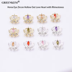 10 unids/bolsa Ojo de <span class=keywords><strong>caballo</strong></span> circón decoración de uñas DIY ahueca hacia fuera el corazón del amor con diamantes de imitación diseño encantos de uñas - Product Image 3