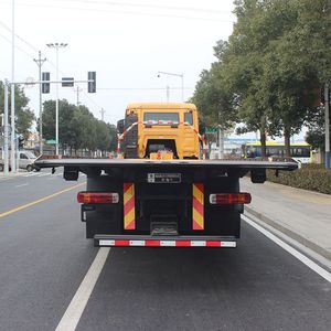 Camion <span class=keywords><strong>de</strong></span> <span class=keywords><strong>remorquage</strong></span> poids lourd Howo avec plateforme <span class=keywords><strong>de</strong></span> 7000 mm, 4x2 diesel, capacité 10 <span class=keywords><strong>tonnes</strong></span>, pour le dépannage <span class=keywords><strong>de</strong></span> véhicules - En promotion - Product Image 4