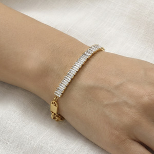 Bracelet chaîne en cristal taillé émeraude plaqué or, bijoux classiques pour femmes, pour les soirées - Product Image 2