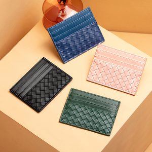 กระเป๋าใส่บัตรหนัง PU แบบทอเคสนามบัตรสำหรับผู้หญิงที่ใส่บัตรแบบบางเฉียบ - Product Image 1