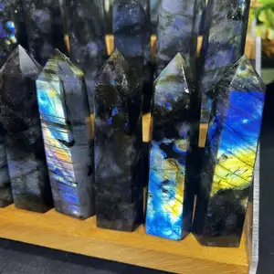 برج عصا كريستال طبيعي للبيع بالجملة من Labradorite Point للمعالجة