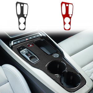 Accessoires extérieurs Cadre décoratif de panneau de changement de vitesse à commande <span class=keywords><strong>centrale</strong></span> en fibre de carbone souple pour 2023 <span class=keywords><strong>Audi</strong></span> RS <span class=keywords><strong>E</strong></span>-<span class=keywords><strong>tron</strong></span> GT - Product Image 6