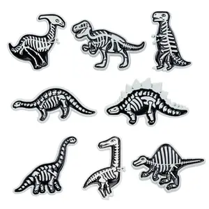 Estoque Dinossauro esqueleto forma pin broche Coreano dos homens terno moda tendência criativa zinco liga Vários animais colar e broche