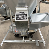 Mélangeur-broyeur vertical auto-aspirant intégré pour aliments du bétail et de la volaille, machine de mélange d'aliments pour poulets, bovins et porcs pour ferme