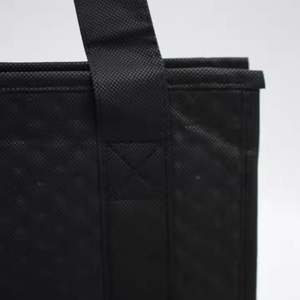 Sac isotherme souple en non-tissé personnalisé, écologique et jetable, pour repas à emporter, avec doublure thermique en feuille d'aluminium - Product Image 3