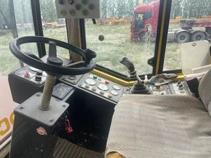 รถบดถนนแบบลูกกลิ้งเดี่ยว โบแม็ก 225D-3 เครื่องยนต์ดีเซล แรงสั่นสะเทือน 50 กิโลนิวตัน ความเร็ว 0~16 กม./ชม. ความลาดชัน 30% - Product Image 5