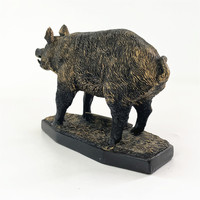 Statue de trophée de sanglier sauvage en résine sur mesure Sus Scrofa avec des crocs
