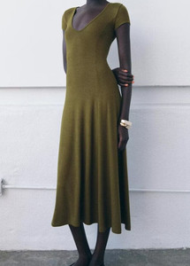 Vêtements pour femmes MYST&ZA, nouvelle collection printemps 2026 : <span class=keywords><strong>robe</strong></span> <span class=keywords><strong>longue</strong></span> côtelée élégante et stylée à manches courtes et col en V, 4174038 - Product Image 2