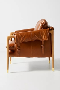 Kursi mewah furnitur dalam ruangan, sandaran lengan gesper, kaki beraksen kuningan, bantal dapat dilepas, kursi kulit
