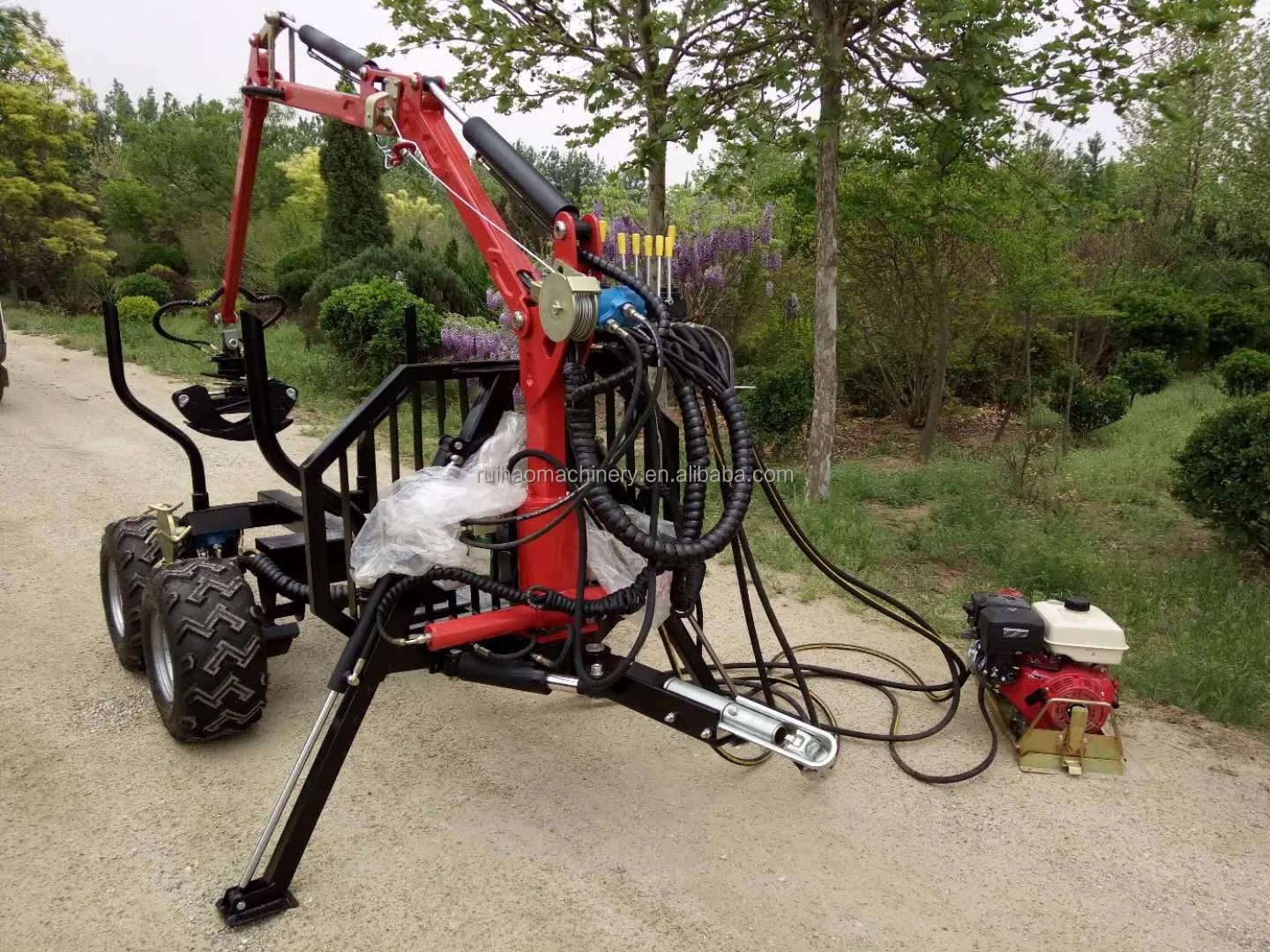 Hidrolik yardımcı araç römorku katlanır kol ahşap vinç log vinç vagon römork ormancılık makineleri için