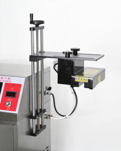 Machine de scellage automatique continue de bureau pour bouteilles et bocaux en verre et plastique, avec refroidissement par induction et scellage de feuille d'aluminium - Product Image 4