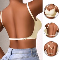 Soutien-gorge invisible sans traces, dos en U, sans armatures, fines bretelles réglables pour un usage quotidien décontracté ou comme sous-vêtement.