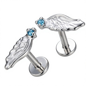 Boucles d'oreilles clous hélix en titane Aile d'ange, filetage interne, zircon, bijoux de piercing pour cartilage d'oreille, pour mariage et fête - Product Image 3