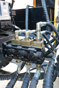 Perfuradora DTH a Diesel KAISHAN KZ5 para Furos de Detonação com Sistema Automático de Manuseio de Barras e Componentes de Rolamento de Motor Móvel - Product Image 5