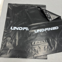 Enveloppes en polyéthylène noir mat personnalisées de qualité supérieure pour les marques de vêtements, emballage d'expédition écologique, sac en polyéthylène avec logo personnalisé