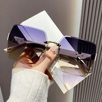 Lunettes de Soleil de Conduite Haut de Gamme Pour Femme, Tendance et À la Mode UV400 Sans Monture Double Dégradé de Couleurs Nouveau