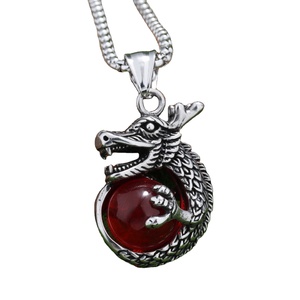 Cartoon Ice out Pendentif <span class=keywords><strong>Dragon</strong></span> <span class=keywords><strong>Ball</strong></span> <span class=keywords><strong>z</strong></span> Punk Rock Acier Inoxydable <span class=keywords><strong>Dragon</strong></span> Griffe Pendentif Rouge Boule <span class=keywords><strong>De</strong></span> <span class=keywords><strong>Cristal</strong></span> Collier avec Chaîne - Product Image 1