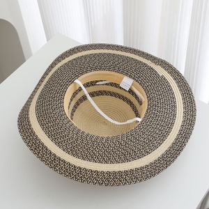 Sac fourre-tout en paille personnalisé à large bord, grande capacité, polyvalent, pliable, pour femme, avec chapeau d'été en paille de papier pour les vacances à la plage - Product Image 5