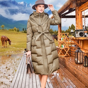 Veste en duvet Vente en gros Qualité supérieure Pas cher Veste matelassée pour femmes en stock Vêtements Quantité simple Cuir imperméable Personnalisé Hiver - Product Image 1