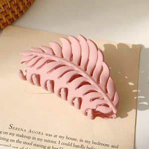 Accessoires de cheveux coréens tendance, pince à cheveux en forme de feuille, accesorios para el cabello <span class=keywords><strong>moda</strong></span> 2022, pinces à cheveux grandes et mates de bonne qualité - Product Image 3