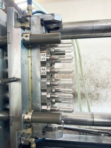 12 <strong>Cavities</strong> <strong>and</strong> One Set <strong>Cores</strong> Jar Preform Mold with 3 Weight Hot Runner Valve Pin Construction Pet Jar Mould - Product Image 5